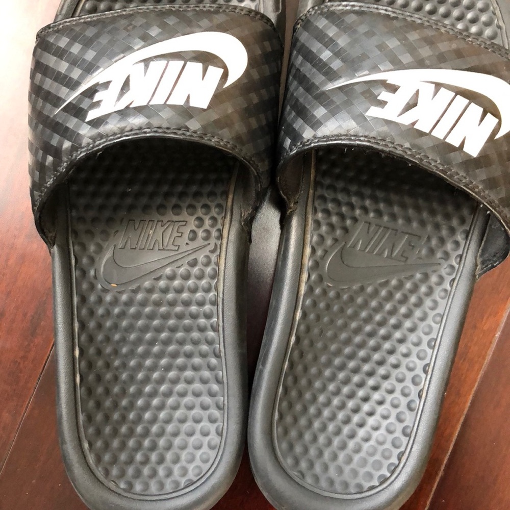 Nike Slides - Picture 4 of 4